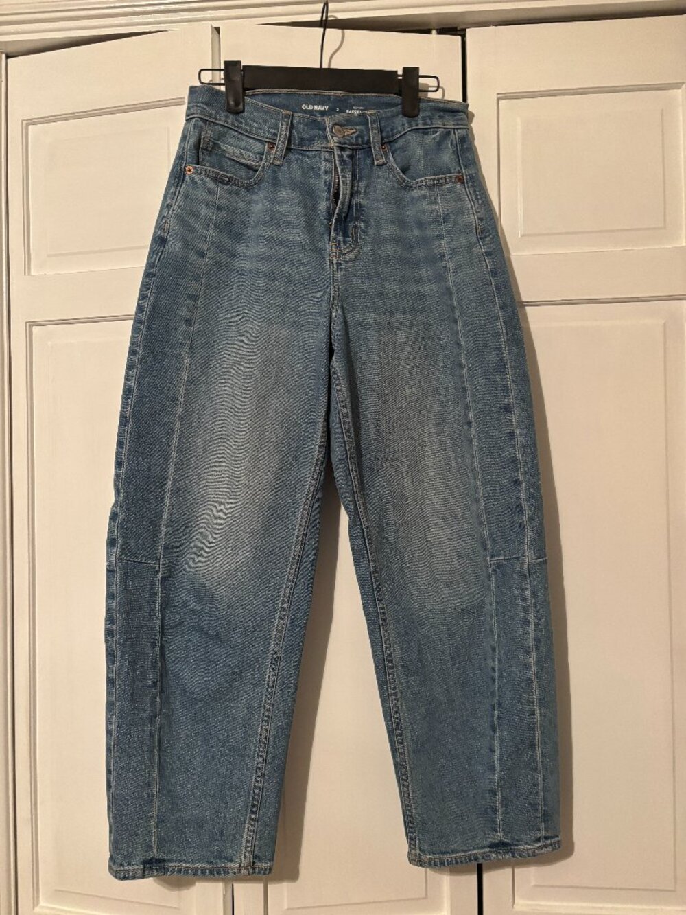 Old Navy High-Rise Barrel Leg Jeans - Blue
